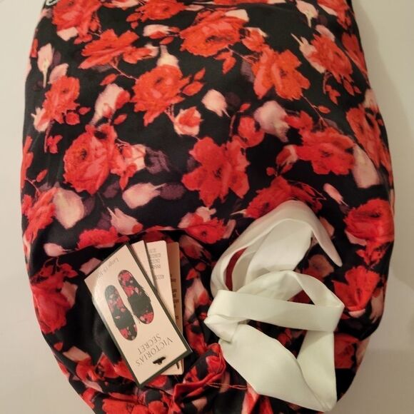 BRAND NEW VICTORIA SECRET FAUX FUR SLIPPED - Picture 3 of 16